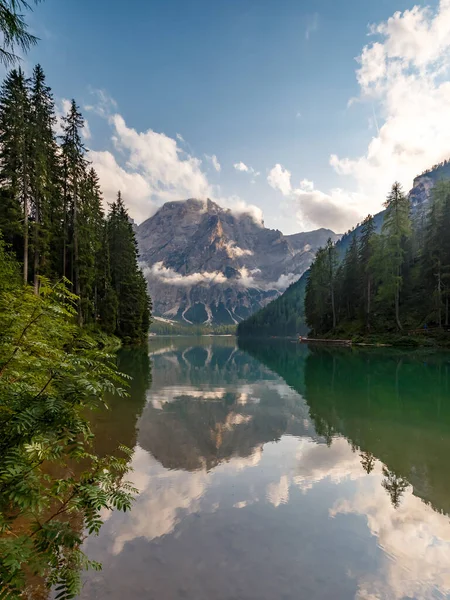 Lago Braies Dolomiti — Foto Stock