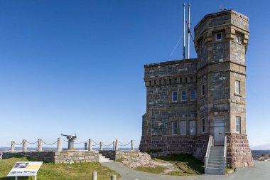 St. John 's limanının kuzeydoğu ucunda yer alan Sinyal Tepesi Ulusal Tarih Alanı, iki kültürel manzaradan oluşmaktadır.
