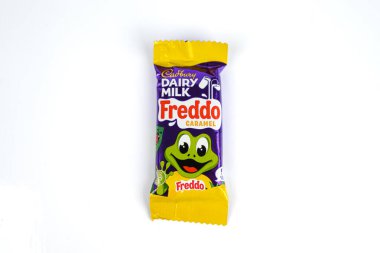 Cadbury Sütlü Freddy Karamelli Çikolata.