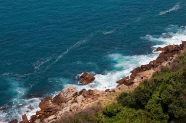 Atlas Okyanusu ve Kuzey Fas kıyılarının güzel manzarası, Cape Spartel yakınlarında..