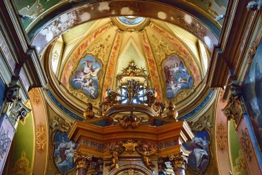 BERGAMO, İtalya - 22 Mayıs 2019: Bergamo 'daki Katolik Kilisesi Sant Agata nel Carmine' da tavan.