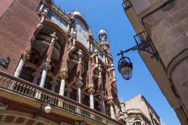 BARCELONA, SPAIN - 15 Mayıs 2017: Katalan Müzik Sarayı manzarası (Katalanca Palau de la Musica Catalana). 1905 ve 1908 yılları arasında modernist tarzda tasarlanmış bir konser salonu..