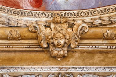 Bergamo 'daki Roma Katolik Kilisesi Chiesa della Beata Vergine del Giglioin' in dış detayları. İtalya.