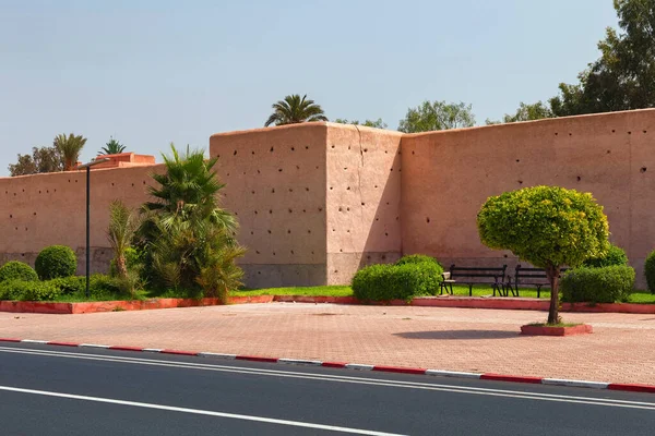 Part Red Medieval Walls Old Historic Area Marrakech Sunny Day — Stock Photo, Image