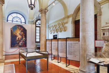 BERGAMO, İtalya - 22 Mayıs 2019: Meşhur Bergamo kütüphanesi Biblioteca Civica Angelo Mai.