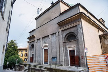 BERGAMO, İtalya - 22 Mayıs 2019: Bergamo 'daki Neo klasik Sant' Andrea kilisesi manzarası. Kilise 1837 'de Ferdinando Crivelli tarafından yeniden inşa edildi.. 