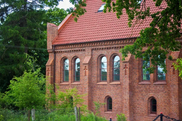 Vecchia Chiesa Mattoni Rossi Nel Villaggio Krasnolesye Gross Rominten Kaliningrad — Foto Stock