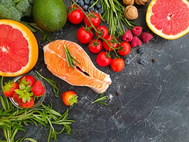 Beton kaplama domatesli kırmızı balık