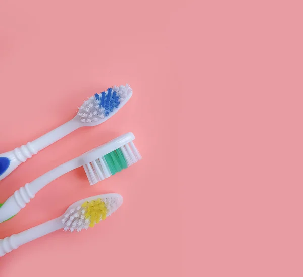 Neue Zahnbürste Auf Farbigem Hintergrund — Stockfoto