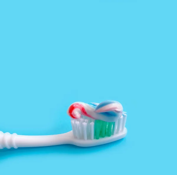 Toothbrush Toothpaste Colored Background — Stock Photo, Image