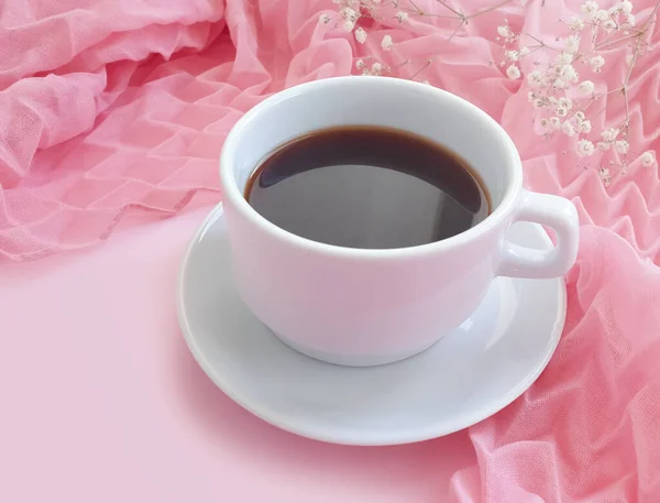 Kopje Koffie Sjaal Een Gekleurde Achtergrond — Stockfoto