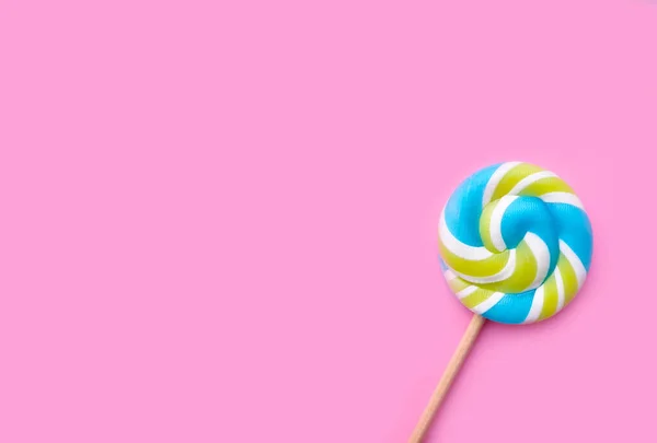 Renkli Arka Planda Sarmal Şeker Doğum Günü Kart — Stok fotoğraf