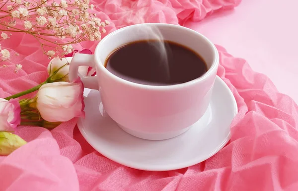 Tasse Kaffee Blume Rose Auf Einem Farbigen Hintergrund — Stockfoto