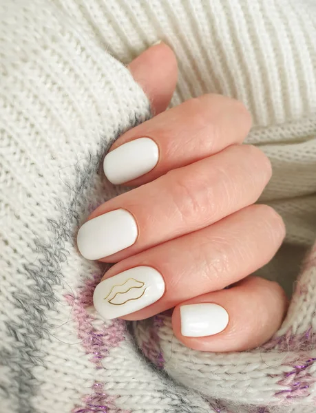 Kobieta Strony Piękny Elegancki Sweter Manicure — Zdjęcie stockowe