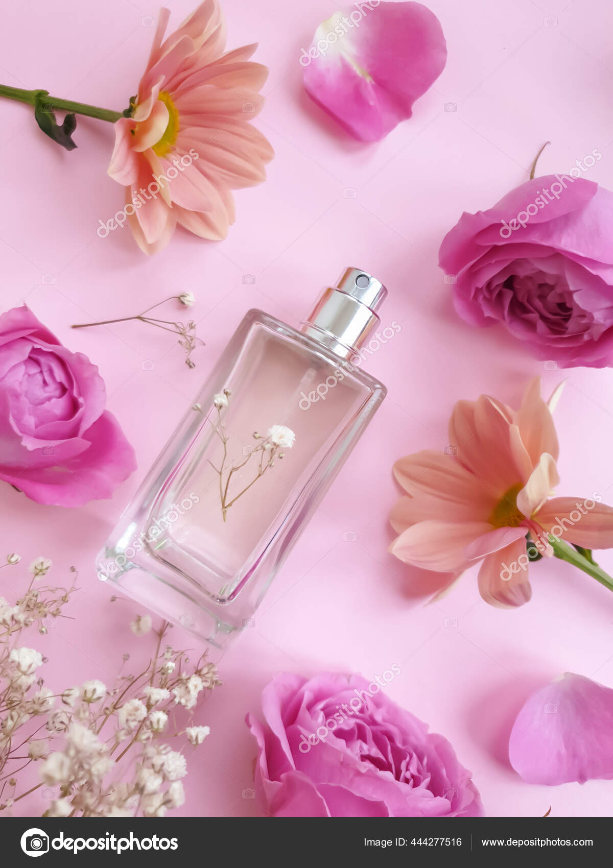 Bottle Perfume Flower Colored Background — Stock Photo