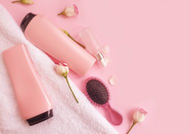 Havlu tarağı şampuan çiçeği gülü