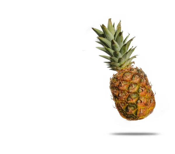 Ananas Isolerad Vit Bakgrund — Stockfoto