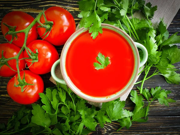 Tomatensuppe Auf Holzgrund — Stockfoto