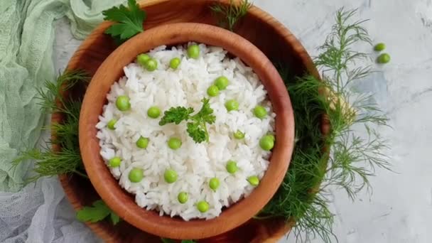 Arroz Con Guisantes Verdes Cámara Lenta — Vídeo de stock