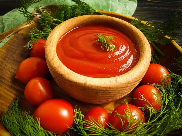 Hausgemachte Ketchup Tomate Auf Holzgrund — Stockfoto