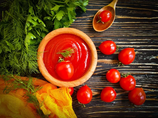 Hausgemachte Ketchup Tomate Auf Holzgrund — Stockfoto