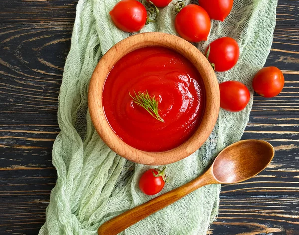 Ketchup Tomate Sur Fond Bois — Photo