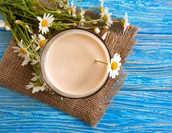 Glass Milk Chamomile Flower Wooden Background — Stock Photo, Image