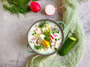 Beton zeminde taze okroshka