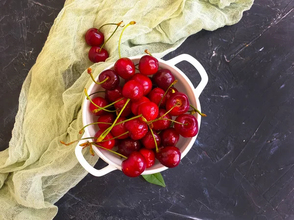 Fresh Cherries Concrete Background — Stock Photo, Image