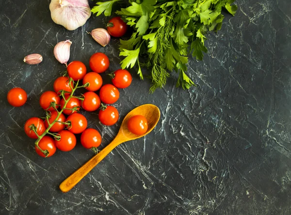 Tomate Alho Ervas Fundo Concreto — Fotografia de Stock