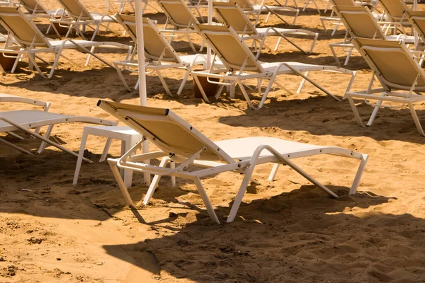 Leere Liegen Auf Der Schwimmenden Türkei — Stockfoto