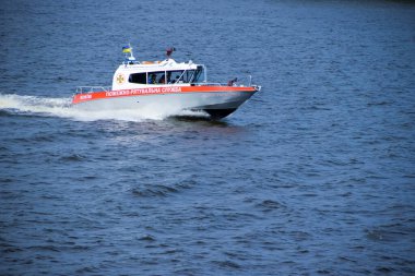 24 Ağustos 2021, Ukrayna, Kiev şehir gemileri Dinyeper nehrinde