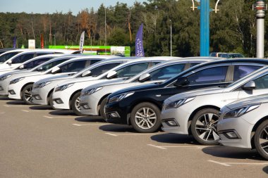 Ukrayna, Kiev şehri - 7 Ağustos 2021 Yeni Hyundai arabası