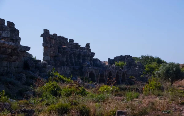 Αρχαιολογική Αρχιτεκτονική Ερείπια Του Αμφιθεάτρου Της Αρχαίας Πόλης Side — Φωτογραφία Αρχείου