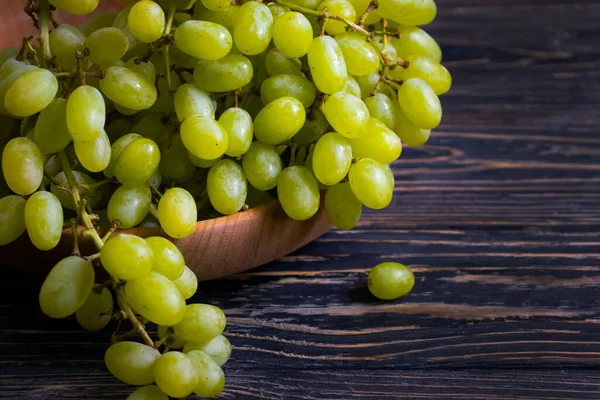 Uvas Frescas Sobre Fondo Madera — Foto de Stock