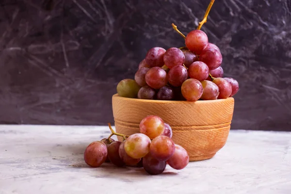 Uvas Frescas Sobre Fondo Hormigón — Foto de Stock