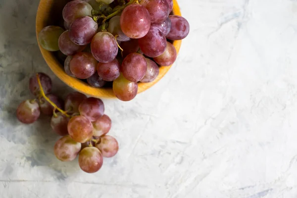 Raisins Frais Sur Fond Béton — Photo