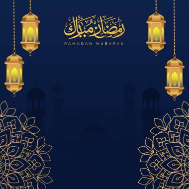 Arap kaligrafi, altın fenerler ve koyu mavi arka planda dekoratif İslami desenler içeren Ramazan Mübarek afişi. Ramazan için ruhani ve şenlikli tasarım.