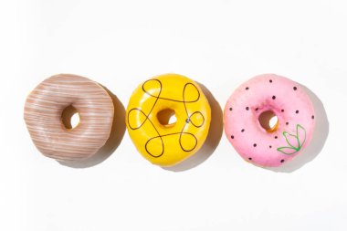 Renkli çörekler. Asgari konsept