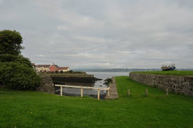 Tayport, İskoçya 'daki Fife Sahil Yolu' ndan Tay Firth of Tay.