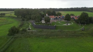 Hollanda 'nın eski Schokland adasının 4K insansız hava aracı görüntüsü