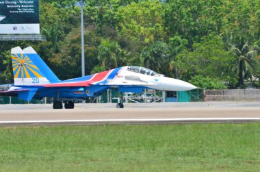 Langkawi, Kedah, Malezya - 25 Mayıs 2025 Rus Şövalyelerinin akrobatik takım jeti