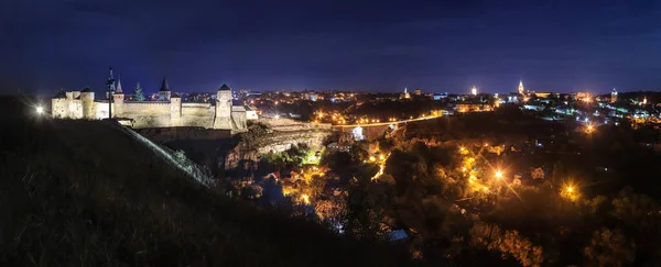 Vista Panorâmica Noturna Antigo Castelo Fortaleza Kamianets Podilskyi Região Khmelnytskyi Imagem De Stock