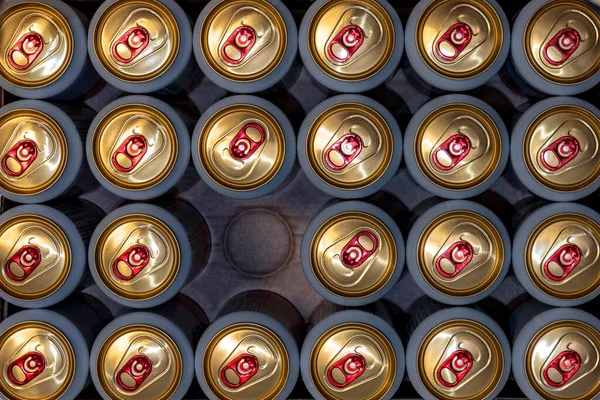 통조림 맥주와 꼭대기 — 스톡 사진