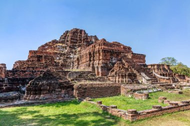 Wat Mahathat harabeleri, Tayland 'ın antik Siyam başkenti Ayutthaya' da. Ayutthaya Tarih Parkı 'nda. UNESCO Dünya Mirası Alanı.