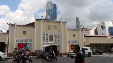 Ho Chi Minh City, Viet Nam - 7 Ekim 2025 - Ben Thanh Market (Cho Ben Thanh )