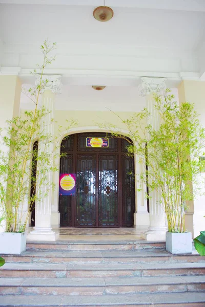 Ho Chi Minh Şehir Çocuk Evi - Ho Chi Minh Şehri, Viet Nam - 20 Ekim 2025: Çocuk evindeki eski Fransız mimarisinin güzelliği