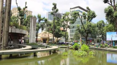Turtle Lake (Ho Con Rua) - 9 Temmuz 2025 - Ho Chi Minh City, Viet Nam: Turtle Gölü 'ndeki mimarinin güzelliği. Bu mekanizma, Vietnam kültürünün sembollerinden biri olan nilüfer çiçeğinden esinlenilmiştir.. 