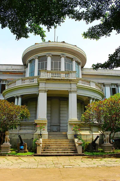 Ho Chi Minh City 'deki Ho Chi Minh Müzesi' nin (Bao tang Thanh Pho Ho Chi Minh) 2 Temmuz 2025 'te Vietnam' daki fotoğrafı: Geçmişte Gia Long Sarayı olarak da bilinen müzede muhteşem Hindiçin mimarisi.