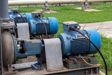 Su pompası su tedavisi için yerde.